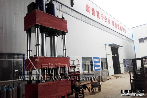 1200噸四柱油壓機現(xiàn)貨供應(yīng)圖