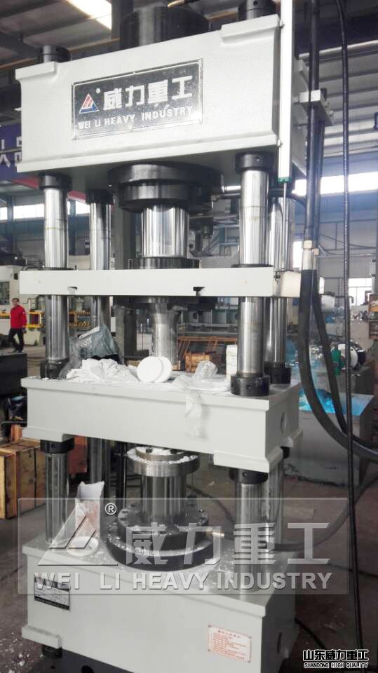 160噸四梁四柱液壓機加工生產車間