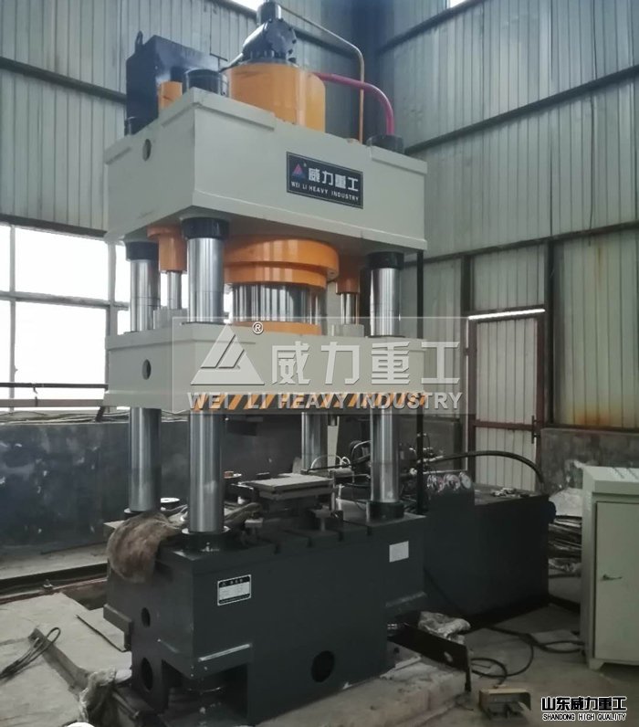 四柱油壓機液壓缸結構穩(wěn)定