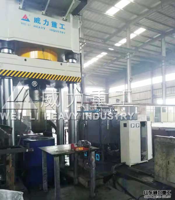 1500噸石墨坩堝液壓機(jī)